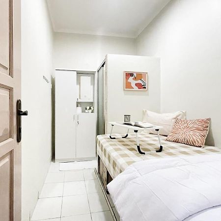 Kos Awany Coliving Hostel Τζακάρτα Εξωτερικό φωτογραφία