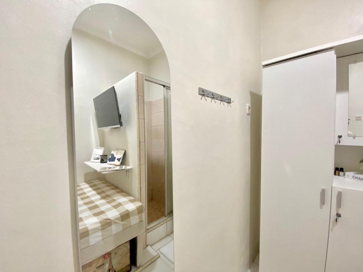 Kos Awany Coliving Hostel Τζακάρτα Εξωτερικό φωτογραφία